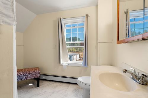 193 Main St, Plaistow NH 03865-3013 exterior