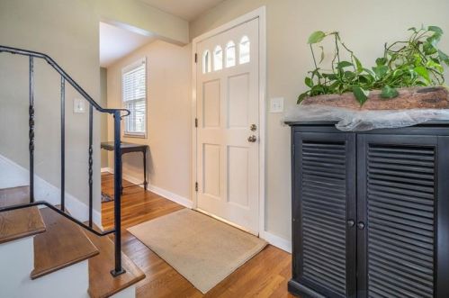 7972 Lindisfarne Dr, Pittsburgh, PA 15237-2311