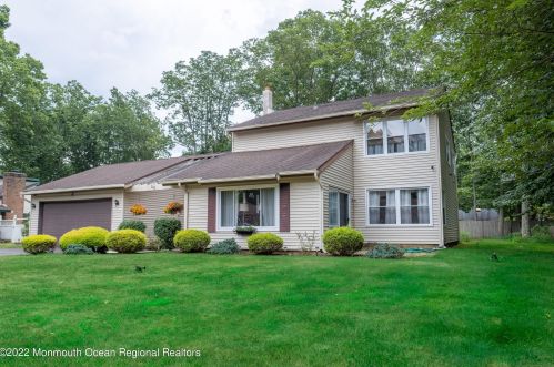 59 Buckingham Dr, Jackson Twp, NJ 08527-2633