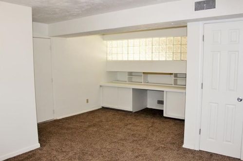 2331 Marbury Rd, Pittsburgh PA 15221-3670 exterior