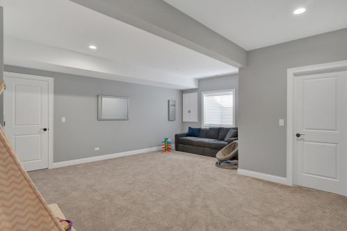 292 Fremont Ave, Elmhurst IL 60126-2200 exterior