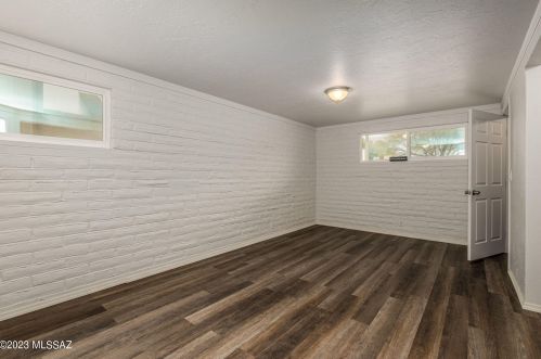 8189 20th St, Tucson AZ  85710-5960 exterior