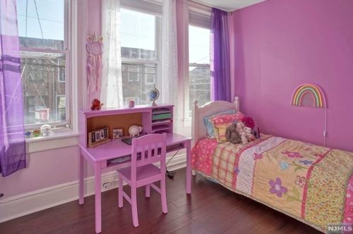 593 Gregory Ave, Union City NJ 07086-5878 exterior