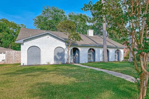 3310 Evergreen Glade Dr, Humble, TX 77339-2207