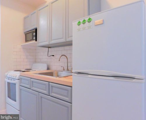 1904 2nd St, Philadelphia PA 19122-1939 exterior