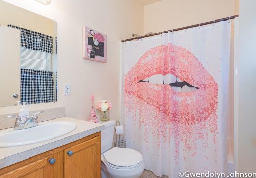 930 Sheldon Ave, Grand Rapids MI 49507-1166 exterior