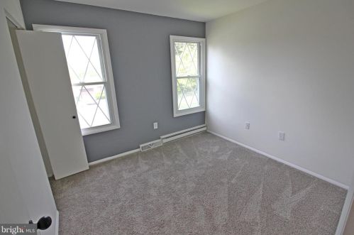 2845 Pebblebrook Dr, Lancaster PA 17601-3329 exterior