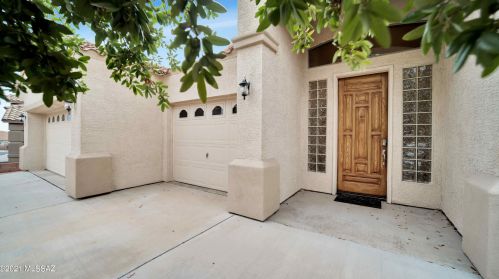 4977 Louis River Way, Tucson AZ  85718-4756 exterior