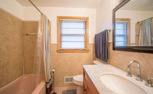 6221 Spencer Pl, Milwaukee WI  53218-4946 exterior