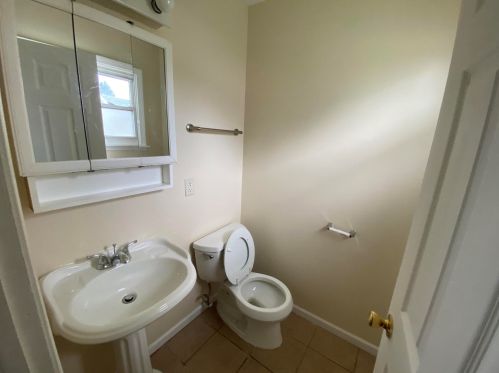 5738 73rd St, Milwaukee, WI 53218-2229