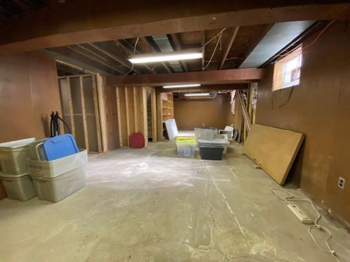 643 Lougeay Rd, Pittsburgh PA 15235-4507 exterior