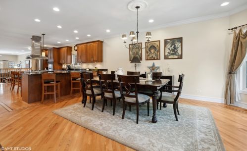 4617 Waveland Ave, Chicago, IL 60641-3636