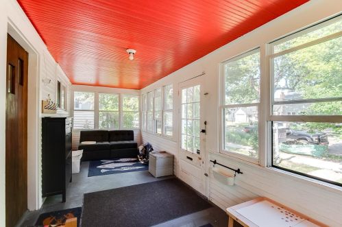 1595 Fernwood St, Saint Paul, MN 55108-2218