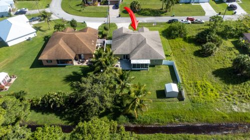 1080 Romaine Ln, Fort Pierce FL 34953-3675 exterior