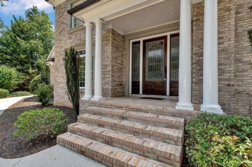 2132 Innsfail Dr, Lithonia GA  30078-2059 exterior