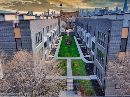 525 Bishop St, Chicago, IL 60642-6111