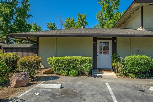 1810 Chinquapin Ct, Concord, CA 94519-1593