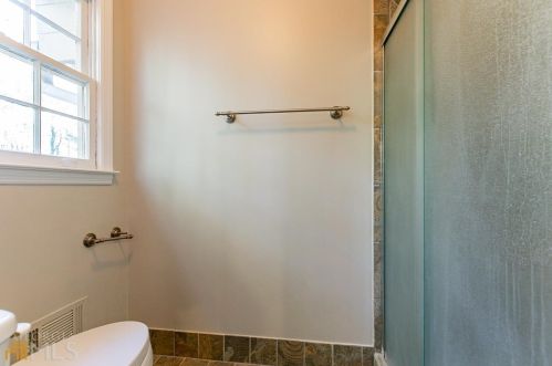 1784 Glenview Dr, Atlanta GA 30331-2449 exterior