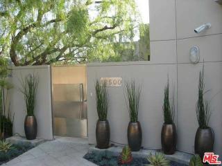 12500 Cloud Ln, Los Angeles CA  90049-1303 exterior