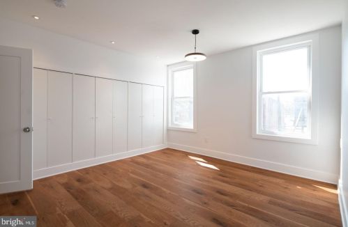 2833 Jackson St, Philadelphia PA  19145-2426 exterior