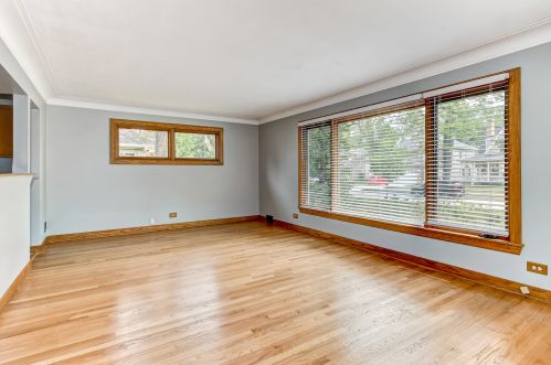 470 Evergreen Ave, Elmhurst IL  60126-2236 exterior