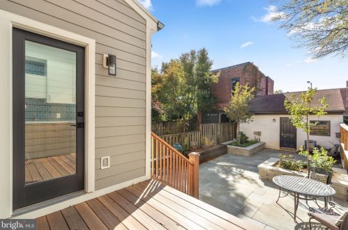 1316 T St, Washington DC 20009-4438 exterior