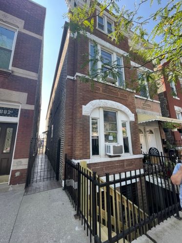 2015 21st Pl, Chicago, IL 60608-4111