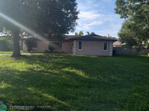 1662 Carillo Ave, Fort Pierce, FL 34953-1773