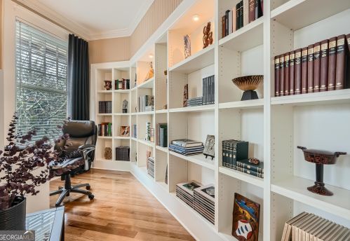 124 Lafayette Dr, Atlanta GA 30309-3345 exterior