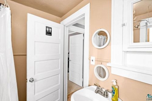 1115 11 St, Duluth MN 55805-1233 exterior