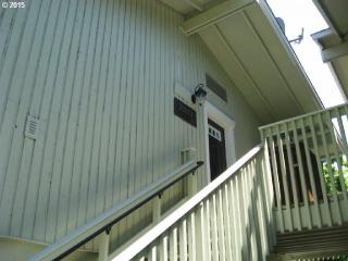 2033 14 Pl, Eugene OR  97402-3408 exterior