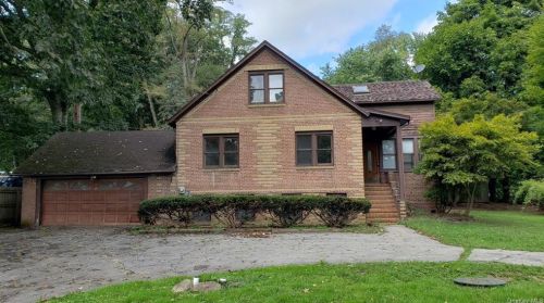 660 Vassar Rd, Poughkeepsie, NY 12603-6034