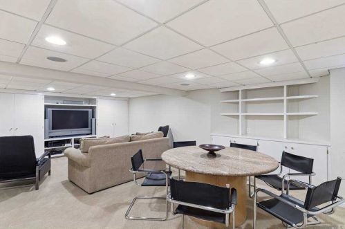 10 Durham Dr, Huntington Station NY 11746-5310 exterior