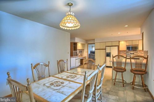 409 Dart Dr, Hanover PA 17331-1327 exterior