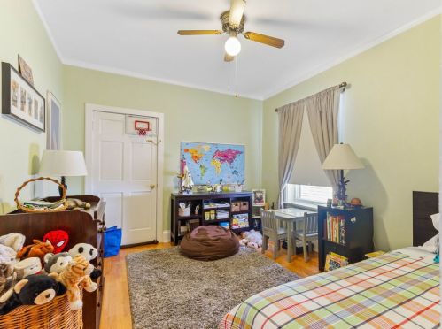 2235 Morse Ave, Chicago IL 60645-2932 exterior