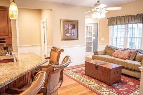 2 Camelot Dr, Worcester MA 01602-1318 exterior