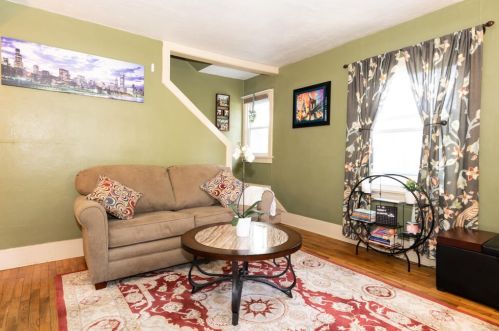 2824 Park St, Kalamazoo, MI 49001-4280