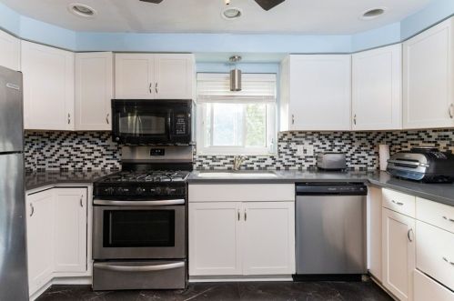 211 Ingram Ave, Pittsburgh PA  15205-2008 exterior