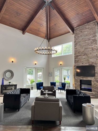 202 Nelson Ct, Edgewater NJ  07020-1631 exterior