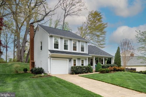 6268 Gentle Ln, Alexandria, VA 22310-2263