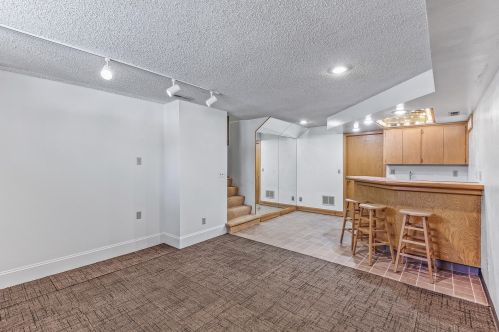 1163 County Rd B, Saint Paul MN 55113-4302 exterior