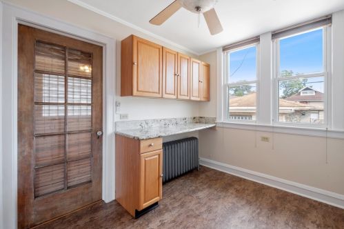 8013 Blackstone Ave, Chicago IL 60619-4614 exterior