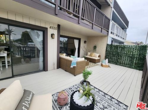 4555 Falkirk Bay, Oxnard CA 93035-3743 exterior