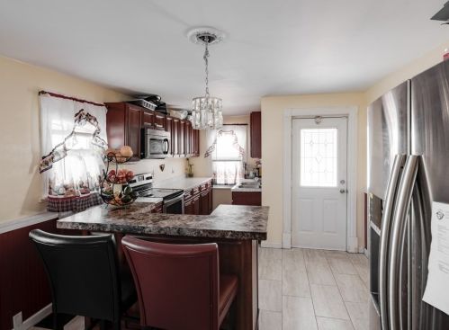 123 Savoy Ave, Springfield MA 01104-2072 exterior