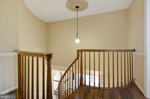 7312 Mallory Cir, Alexandria VA 22315-4704 exterior