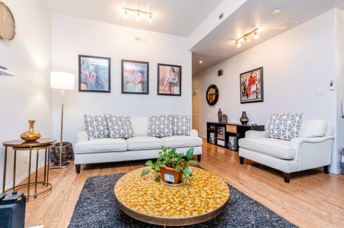 3161 Monroe St, Chicago IL 60624-2545 exterior