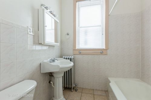 2610 Argyle St, Chicago IL 60625-2738 exterior