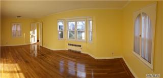 6953 179th St, Flushing NY  11365-3542 exterior