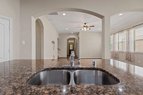 8642 Lighthouse Lk Ln, Humble TX 77346-5802 exterior