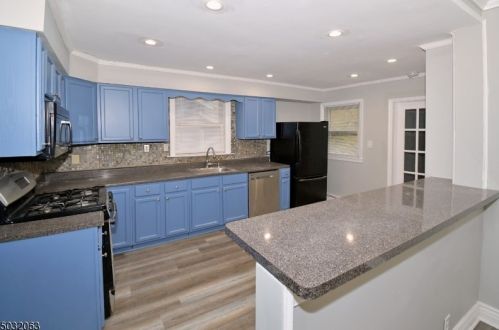 32 Essex St, Irvington, NJ 07111-2221